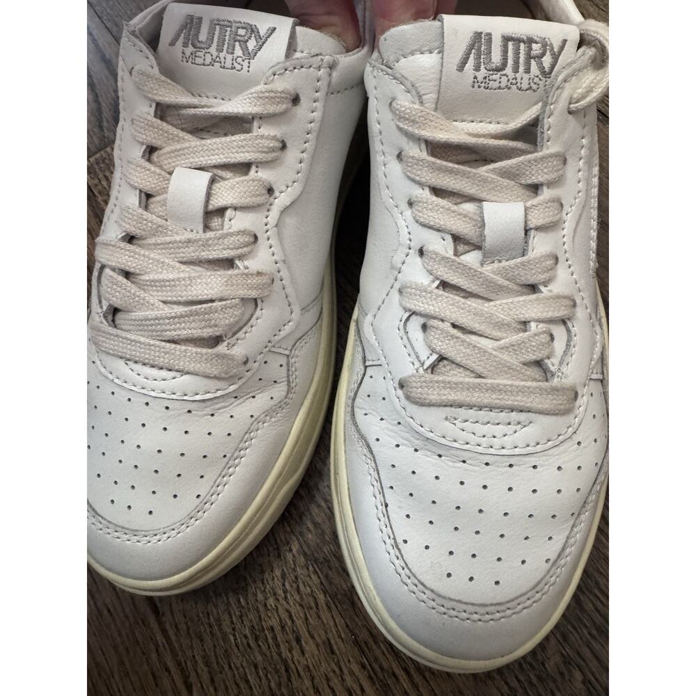 Autry Medalist Low Sneaker White Women's Sz 38 US Sz 8 $290 MSRP - Picture 11 of 16